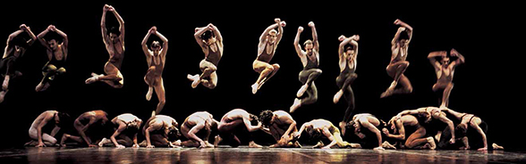 Szenenbild aus dem Ballett «Le Sacre du printemps»