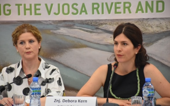 Head of Local Governance at the Swiss Embassy in Albania Debora Kern speaking at the event about the Vjosa protection campaign. ©FDFA