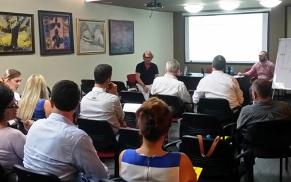 Training of lecturers on health management at Faculty of Economy, University of Tirana. © FDFA