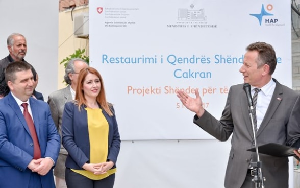 Albania's Minister of Health Ogerta Manastirliu and Swiss Ambassador Christoph Graf inaugurating the health centre in Cakran, Fier.