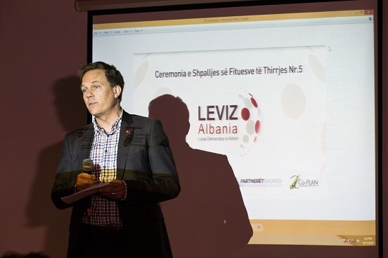 Deputy Head of Mission at Swiss Embassy in Albania speaking to the LëvizAlbania grant winners.