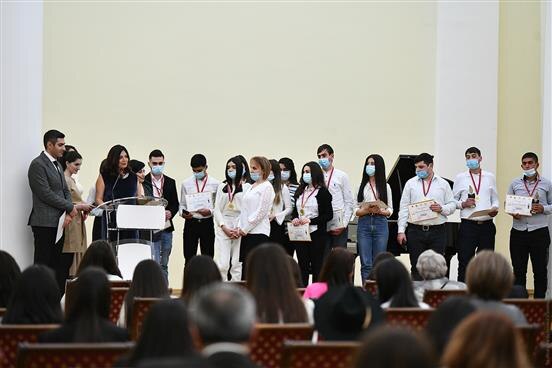 Graduates of  “Apprenticeship Development in Armenia Based on Swiss Experience” project receiving their awards