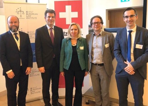 De gauche à droite: M. Philippe Brandt, Ambassadeur de Suisse en Belgique; M. Roberto Balzaretti, Secrétaire d’Etat; Prof. Inge Govaere, Ghent University; Prof. Dr. Michel Tison, Ghent University; Prof. Peter Van Elsuwege, Ghent University.
