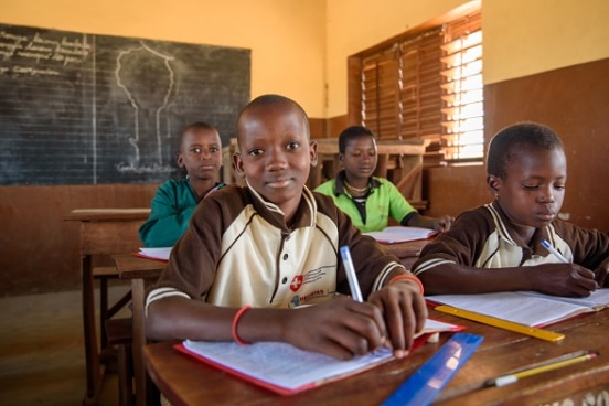 Les élèves du centre Barka de N'Dali du Programme d'Appui à l'Education et à la Formation des Enfants Exclus (PAEFE) de la Coopération suisse au Bénin