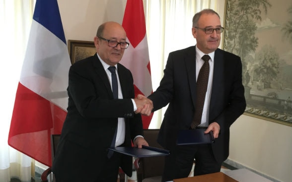Le Conseiller fédéral Guy Parmelin et le Ministre français de la Défense Jean-Yves Le Drian, © VBS/DDPS