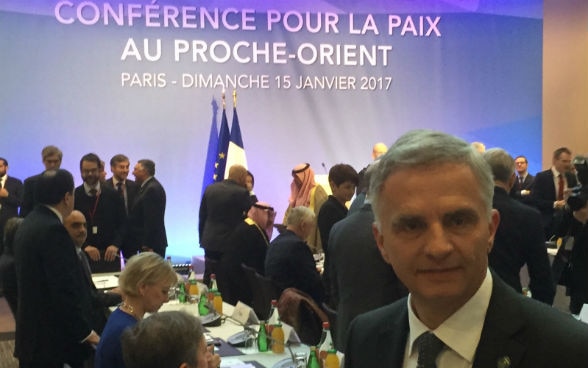 Le Conseiller fédéral Didier Burkhalter à la Conférence ministérielle de Paris sur la paix au Proche-Orient, © Ambassade de Suisse en France, DFAE