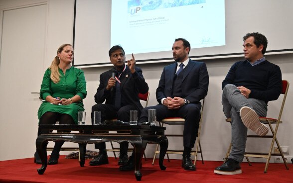 Conférence sur la protection des océans – Les quatre intervenants de gauche à droite (Alexandra Baumann, Ashok Adicéam, Thomas Capiten, Samuel Jaccard).