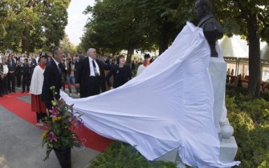 Αποτέλεσμα εικόνας για ΙΟΑΝΝΙS Kapodistrias statues in Switzerland