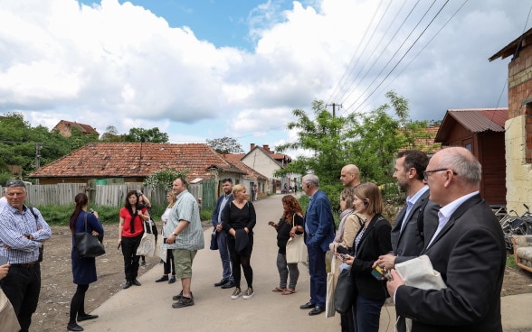 Site visit to Eger Roma community