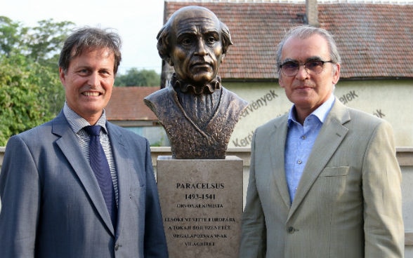 Urs Brönnimann, Schweizer Geschäftsträger a.i. mit dem österreichischen Honorarkonsul von Nyiregyháza, Dr. László Barabás. © Stiftung Tokaj
