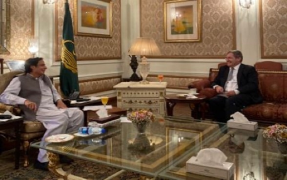  Ambassador Bénédict de Cerjat in a meeting with the acting Governor and Speaker of the Provincial Assembly of Punjab  