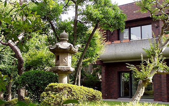 L'edificio dell'Ambasciata a Tokyo