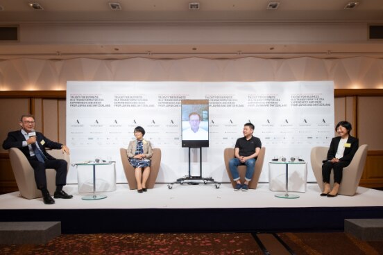 左より:DELPHI NETWORK ディレクター ダン・スレーター氏、 ロート製薬株式会社 取締役 髙倉千春氏、ノバルティス・インターナショナル スイス カントリープレジデント マティアス・ロイエンベルガー氏、 イーストベンチャーズ株式会社 プリンシパル 梅澤亮氏、アデコ株式会社 取締役・ピープルバリュー本部長 土屋恵子氏