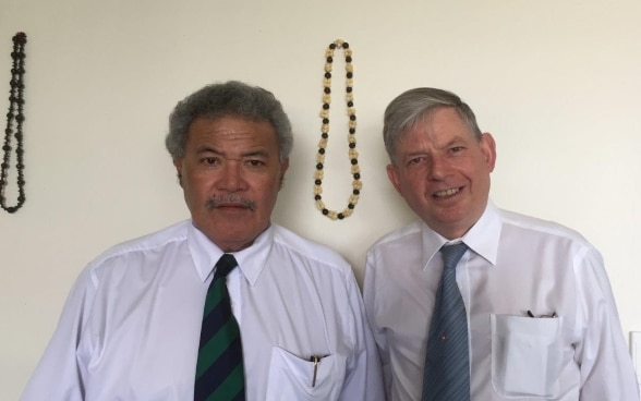 The Prime Minister of Tuvalu, the Hon. Enele Sapoaga, with Ambassador Vogelsanger, Funafuti, 18 October 2016 ©FDFA