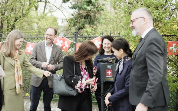 Inauguracja szwajcarskiej stacji rowerowej. 