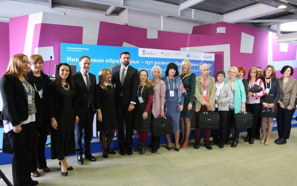 Učesnici konferencije „Inkluzivno obrazovanje – put razvoja obrazovanja Srbije“