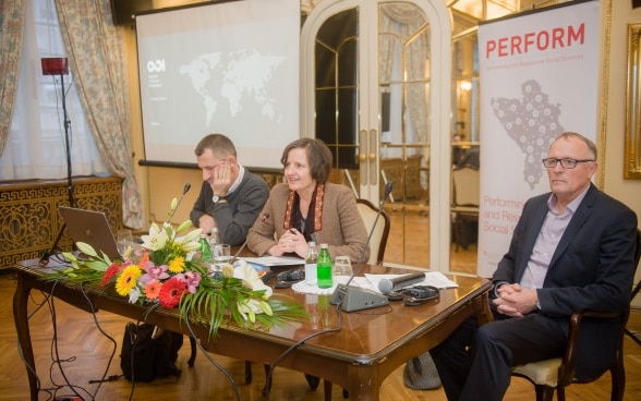 Arnaldo Pellini, Ursula Läubli and Martin Dietz speaks at PERFORM conference