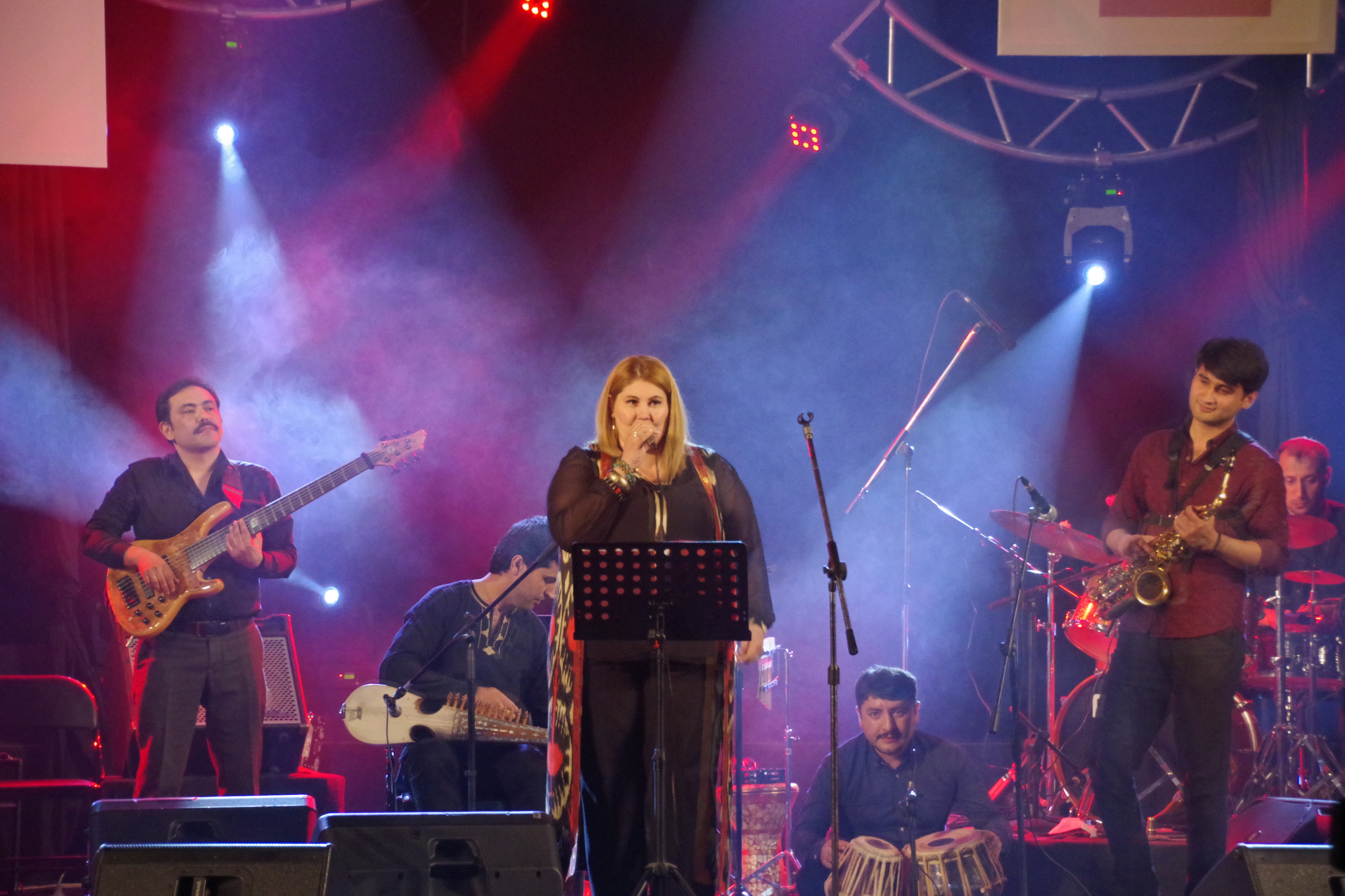 Tahmina Ramazanova and  Tajik music band "Avesta"