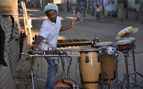 Matchume Zango will be launching his new album called Wata M’Cande during the 2018 edition of HIFA.