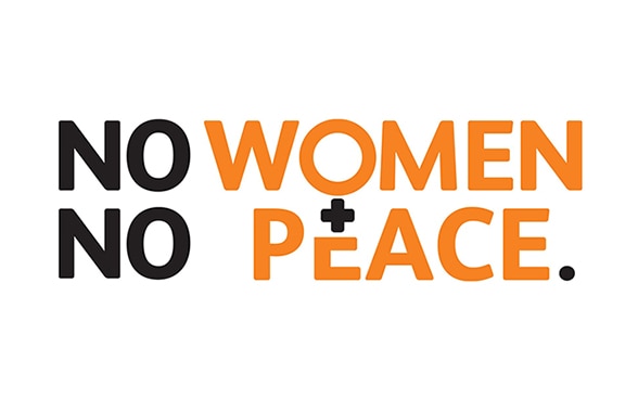 Logo in Schwarz und Orange mit dem Text: No women. No peace.