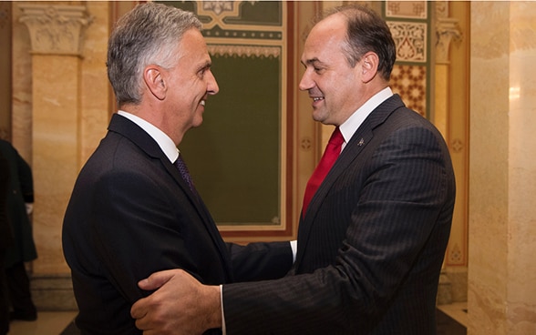 M. Didier Burkhalter et le ministre kosovar des affaires étrangères