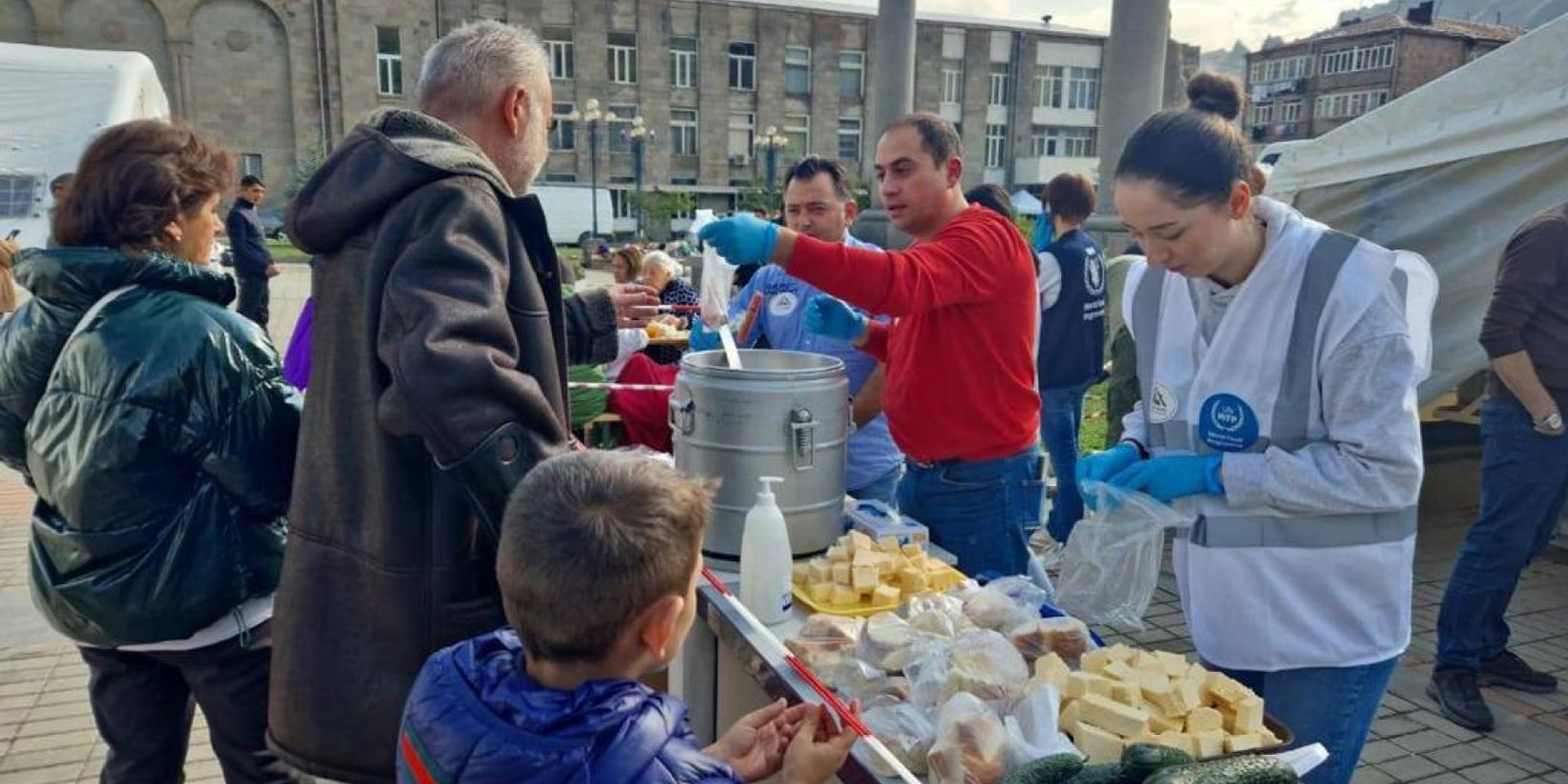 Distribution de nourriture.