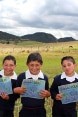 Cuatro niños presentan su diploma "guardián del agua"