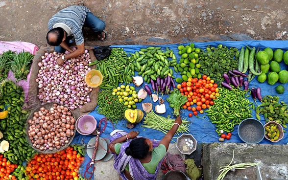 Mercato con molte verdure