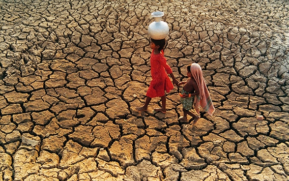 Der Klimawandel droht bis 2030 100 Millionen Menschen in extreme Armut zu stürzen. 