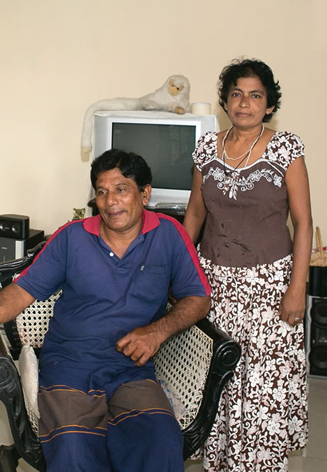 After the tsunami, Bandula Karunaratne and his wife used the money allocated by the SDC to rebuild their damaged house on four concrete pillars, which makes them feel safer. But life for the Karunaratnes is still a daily struggle because Bandula is finding it difficult to find employment. © R.H. Samarakone/SDC