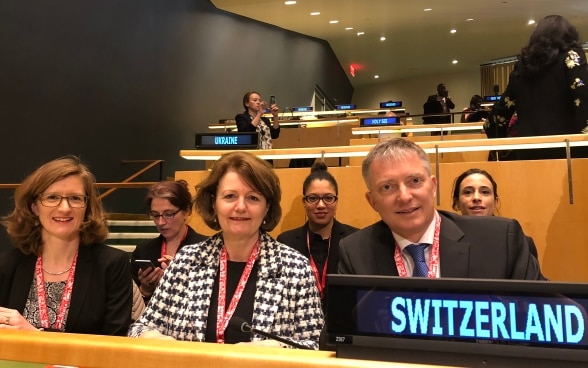 Segretario generale del DFAE Markus Seiler, Sylvie Durrer, direttrice dell’UFU e Kathrin Bieri, co-segretaria dell’Unione svizzera delle donne contadine e rurali