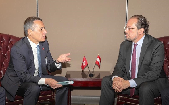 Head of FDFA, Ignazio Cassis, in discussion with Austrian foreign minister Schallenberg.