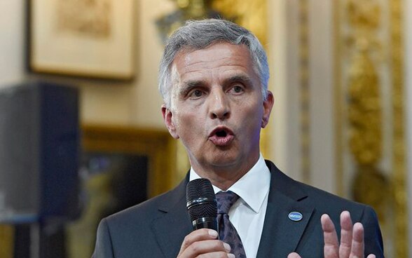 Federal Councillor Didier Burkhalter calls for preventative measures to reduce the risk of corruption at the Anti-Corruption Summit.