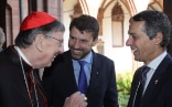 Il consigliere federale Cassis parla con il cardinale Koch e il presidente della Federazione delle Chiese protestanti della Svizzera Gottfried Locher.
