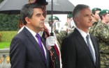 Swiss President Didier Burkhalter and Bulgarian President Rosen Plevneliev during the military honours at Lohn Manor.