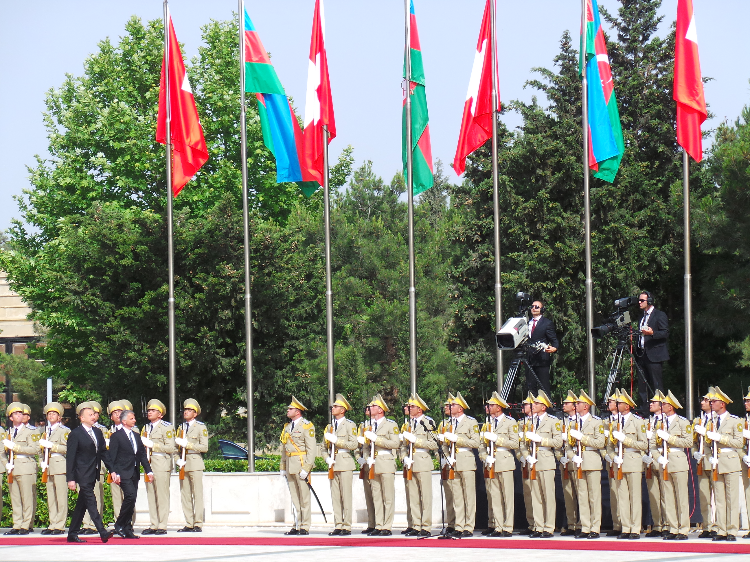 President Didier Burkhalter is received by President Ilham Aliyev in Baku