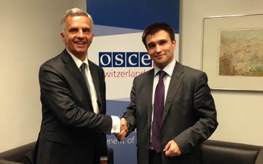 Le président en exercice de l’OSCE et président de la Confédération Didier Burkhalter avec le ministre des Affaires étrangères ukrainien Pavlo Klimkin