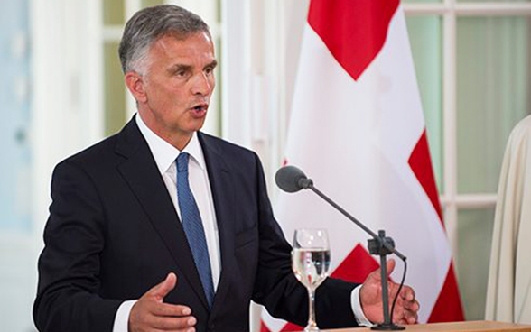 Didier Burkhalter pronuncia un discorso.