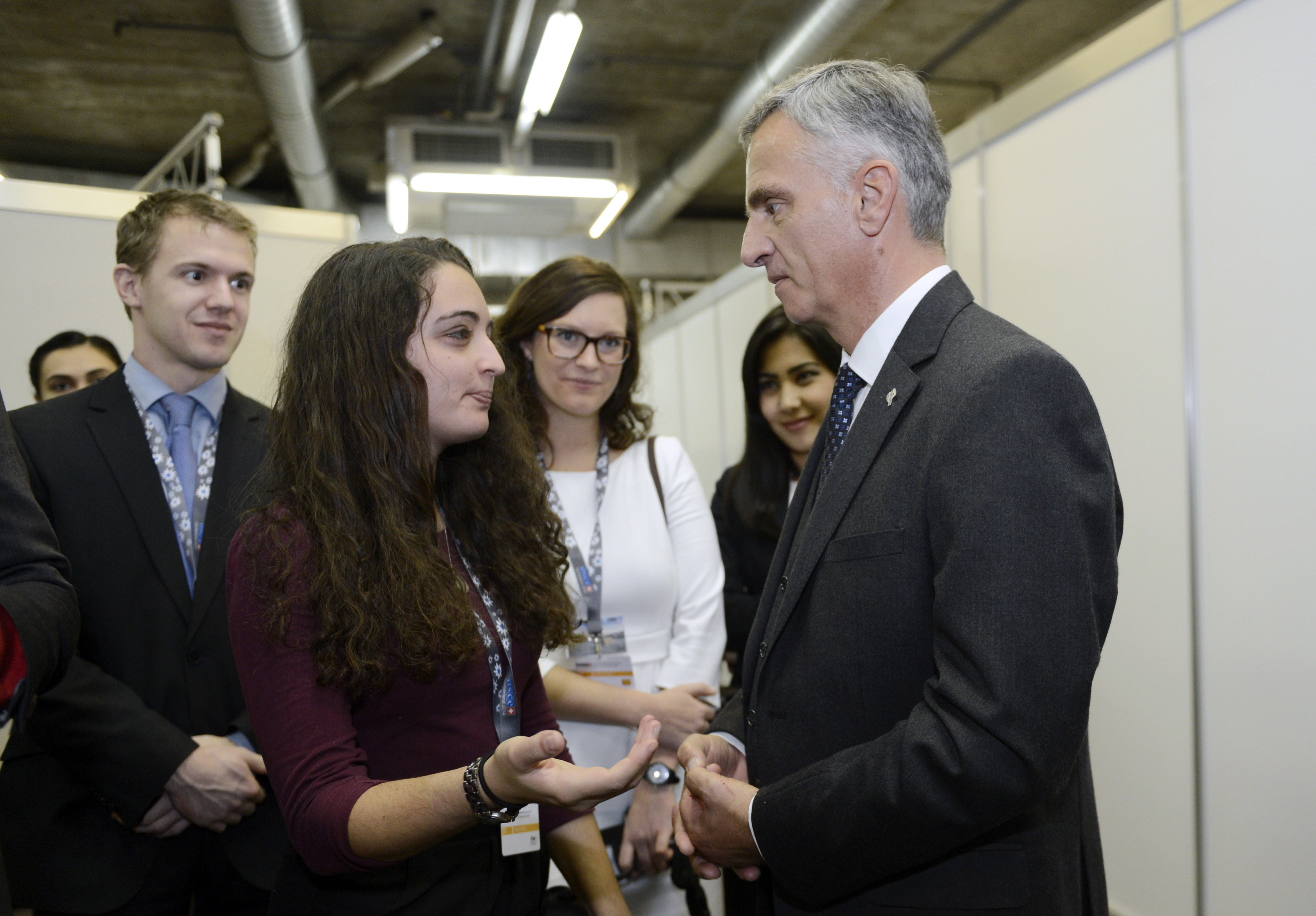 Federal Councillor Didier Burkhalter meeting youth ambassadors on the margins of the 2014 Ministerial Council meeting in Basel.