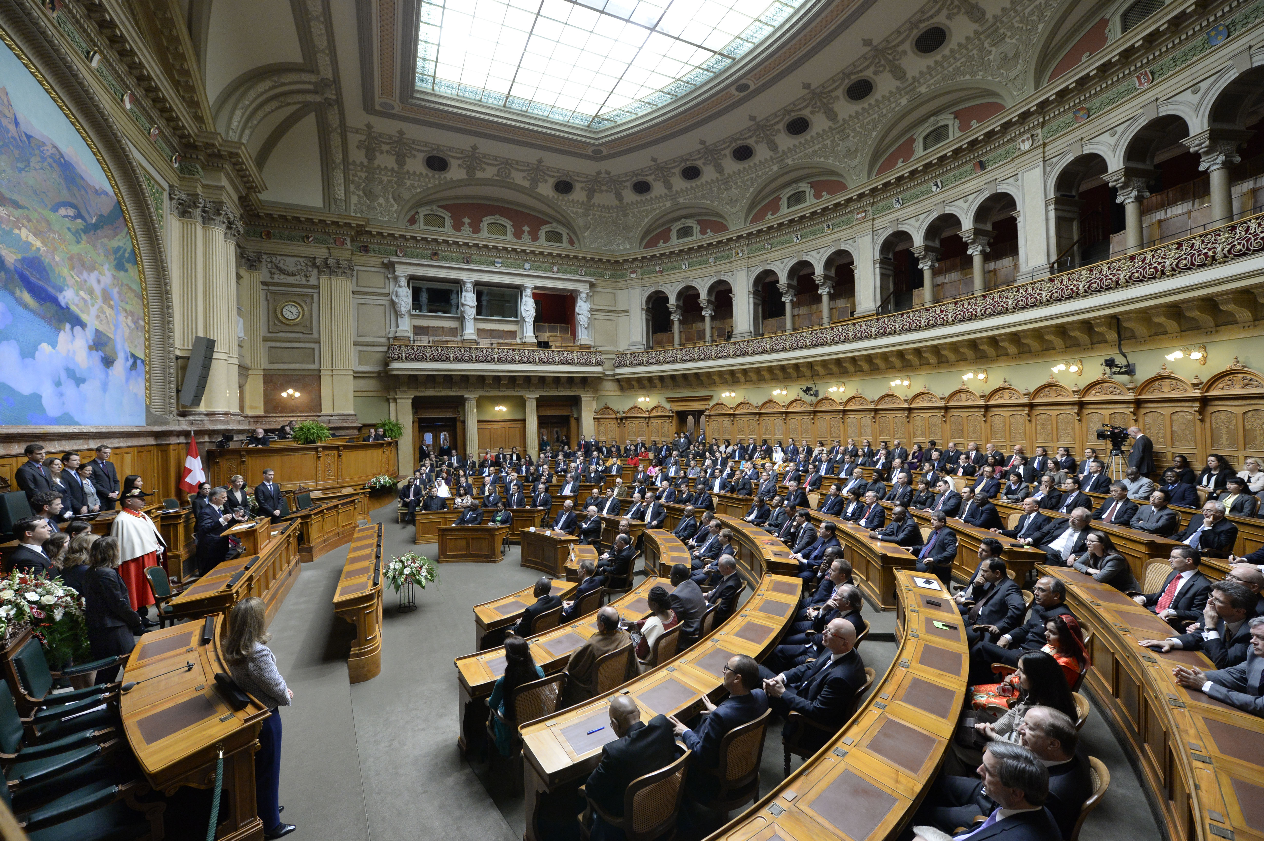 Der päpstliche Nuntius bei seiner Ansprache im Nationalratssaal.