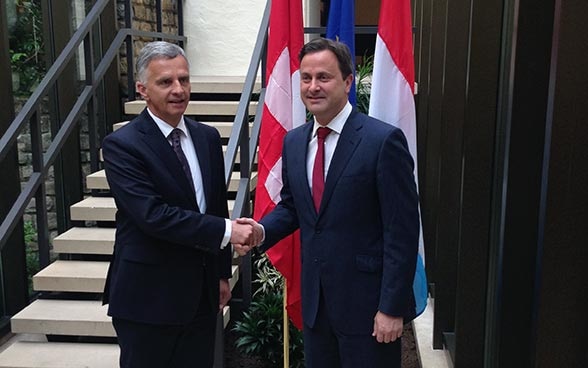 Bundesrat Didier Burkhalter und der Premierminister von Luxemburg Xavier Bettel. © EDA
