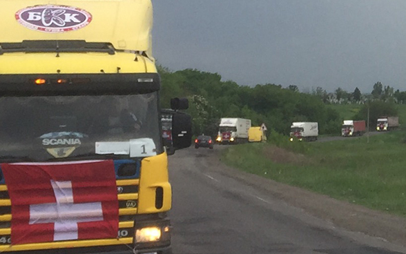 Ein schweizer Lastwagen kommt in Donetsk an
