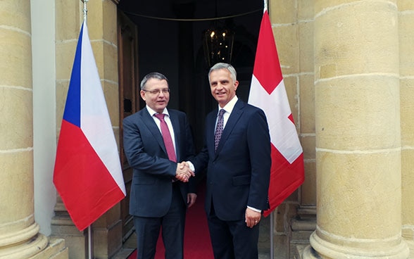 Didier Burkhalter ed il ministro degli affari esteri ceco, Lubomir Zaoralek.
