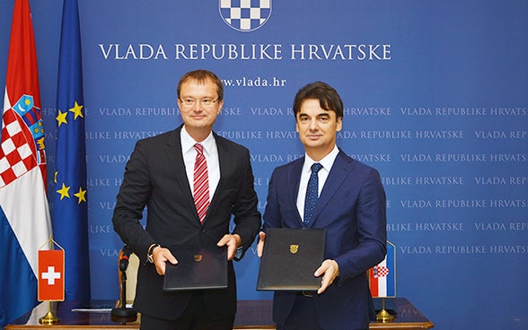 L’ambassadeur de Suisse en Croatie, Stefan Estermann, et le vice-premier ministre croate et ministre du développement régional et des fonds de l'UE, Branko Grčić.