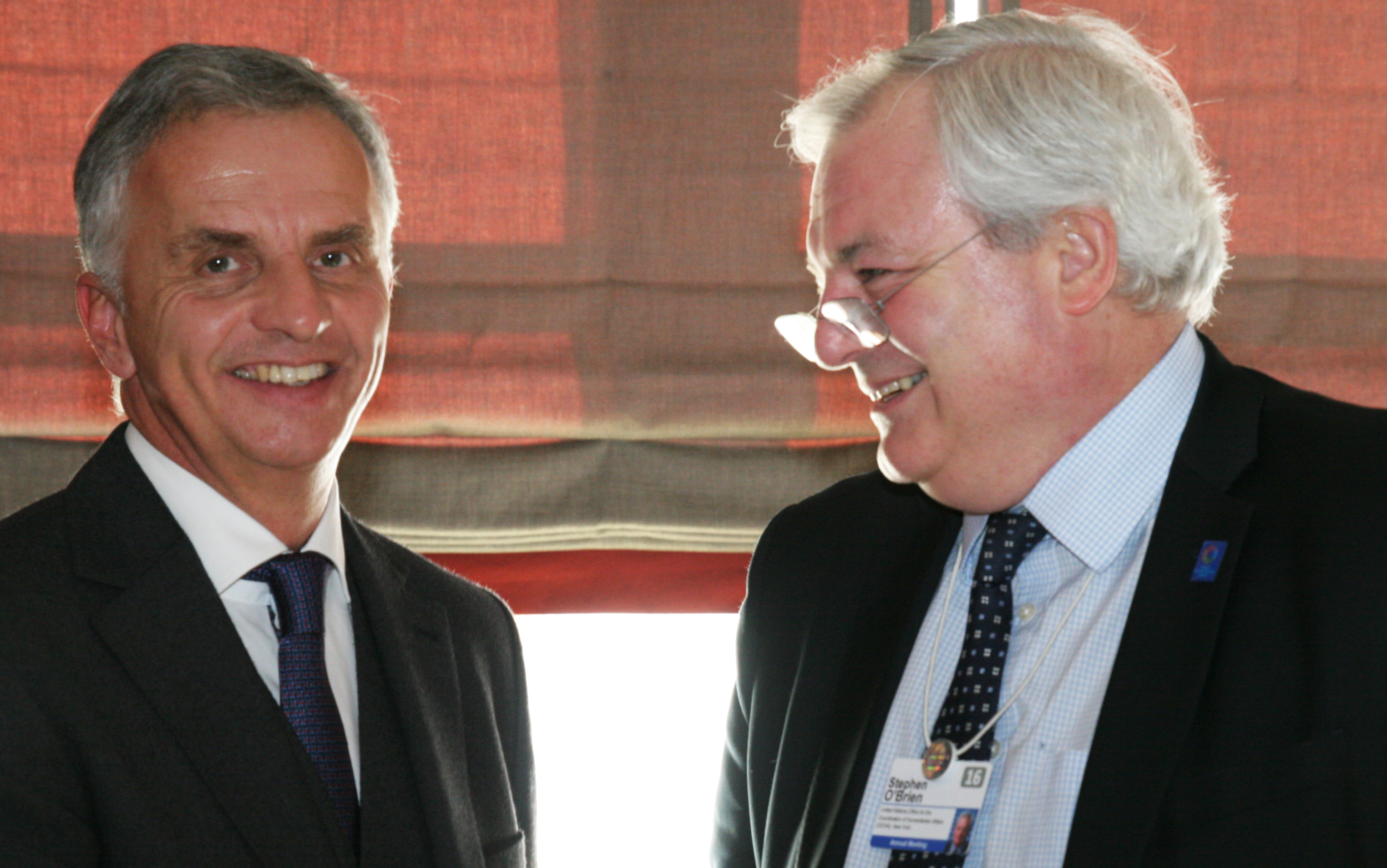 Bundesrat Didier Burkhalter mit Stephen O’Brien, UNO-Untergeneralsekretär für humanitäre Angelegenheiten und Nothilfe-Koordinator. © EDA