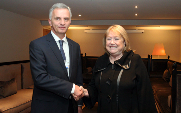 Bundesrat Didier Burkhalter mit der argentinischen Aussenministerin Susana Malcorra. © EDA