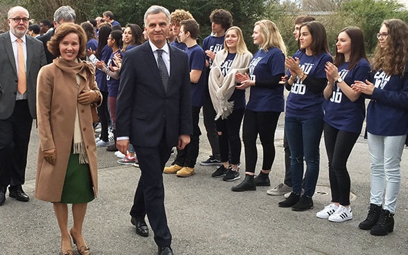 Bundesrat Didier Burkhalter eröffnet die 13. Session des Europäischen Wasser-Jugendparlaments.