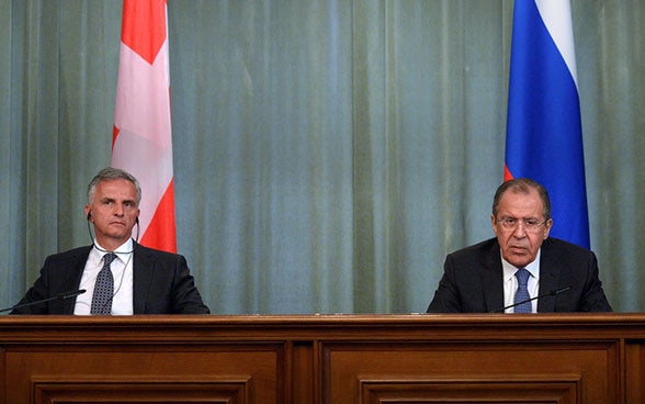 Il capo del DFAE Didier Burkhalter a colloquio con il suo omologo russo, Sergei Lavrov, l’11 aprile 2016 a Mosca.