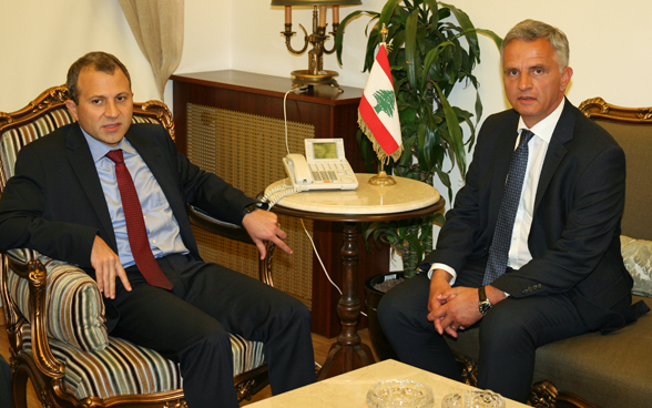 Federal Councillor Didier Burkhalter took the opportunity provided by his stay in Beirut to hold bilateral talks with Lebanese Minister of Foreign Affairs Gebran Bassil. © FDFA