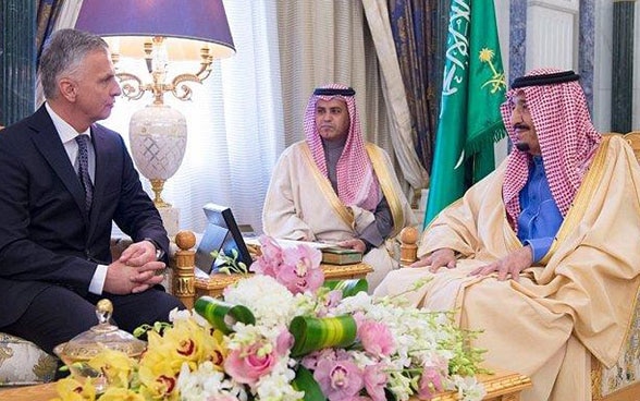 Didier Burkhalter und der König von Saudi-Arabien, Salman ibn Abd al-Aziz Al Saud © EDA